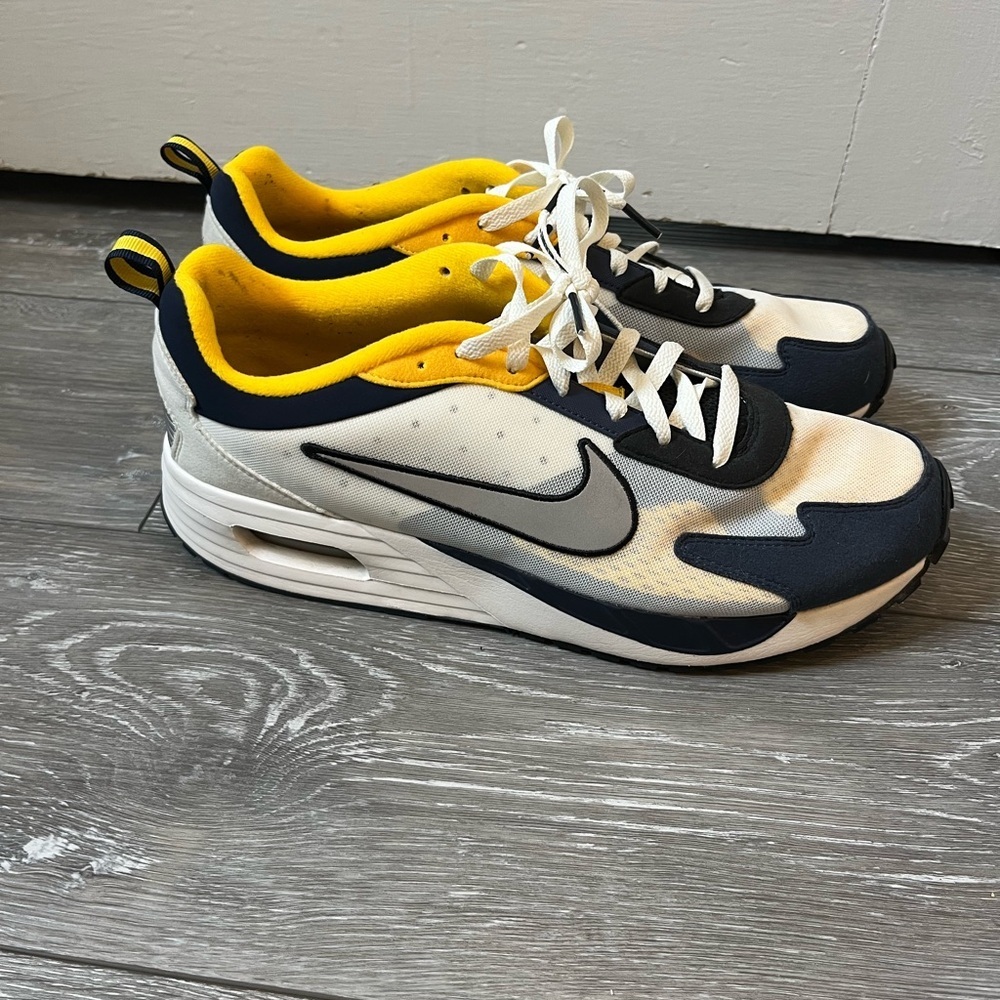 Nike Air Max Solo "NCAA Pack - Michigan" sneaker Size 12.5